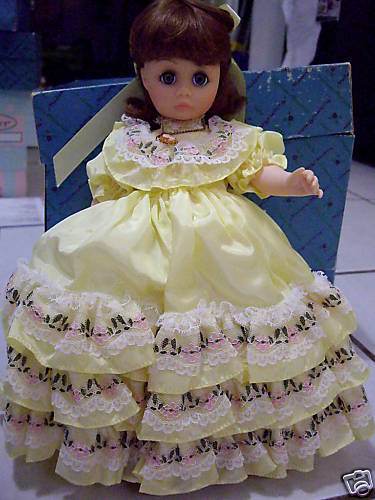 MADAME ALEXANDER SUELLEN SCARLETT SERIES #1301 DOLL 12  