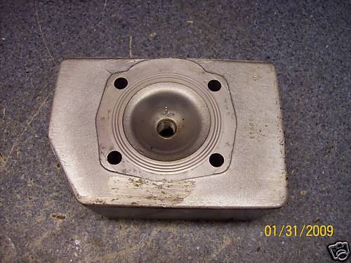 SKI DOO SAFARI Right Side Cylinder Head #32B31A  